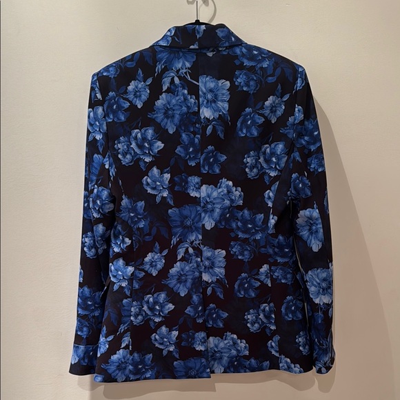 Alice + Olivia Floral Blazer - Picture 5 of 9